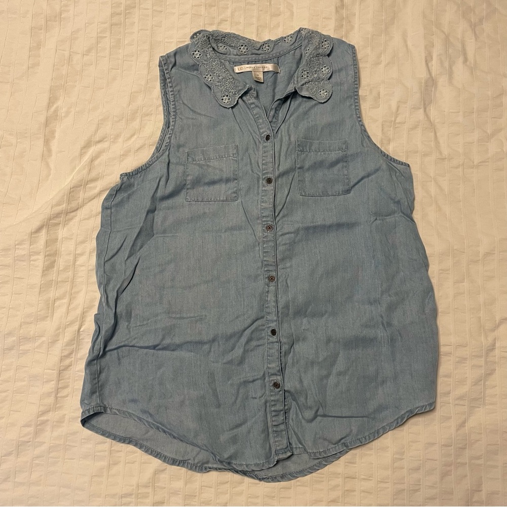 Lauren Conrad sleeveless shirt Small
